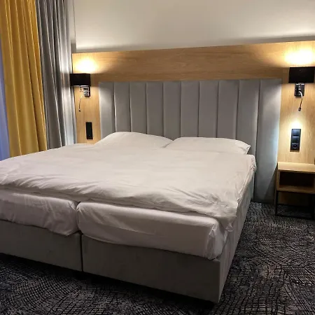 Friends - Free Pool Lägenhet Bešeňová