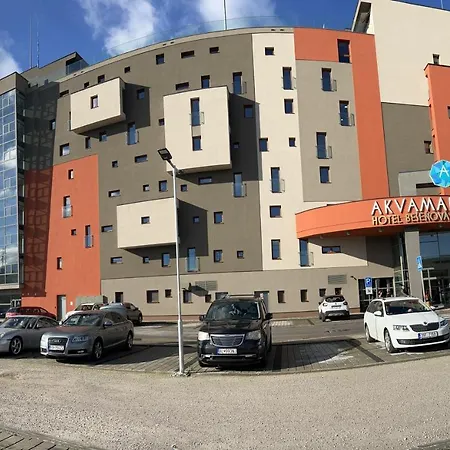 Friends - Free Pool Bešeňová